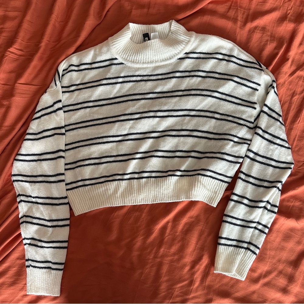Divided (H&M) Striped White/creme and Black Womens XS Cropped Sweater